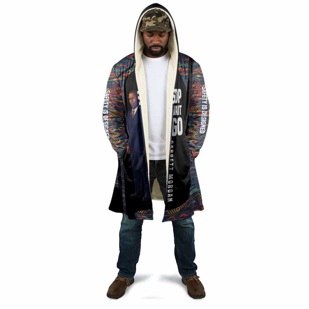 Garrett Morgan Cloak with Full Body Portrait, Stop Wait Go Quote, Traffic Light Design - African Pride
