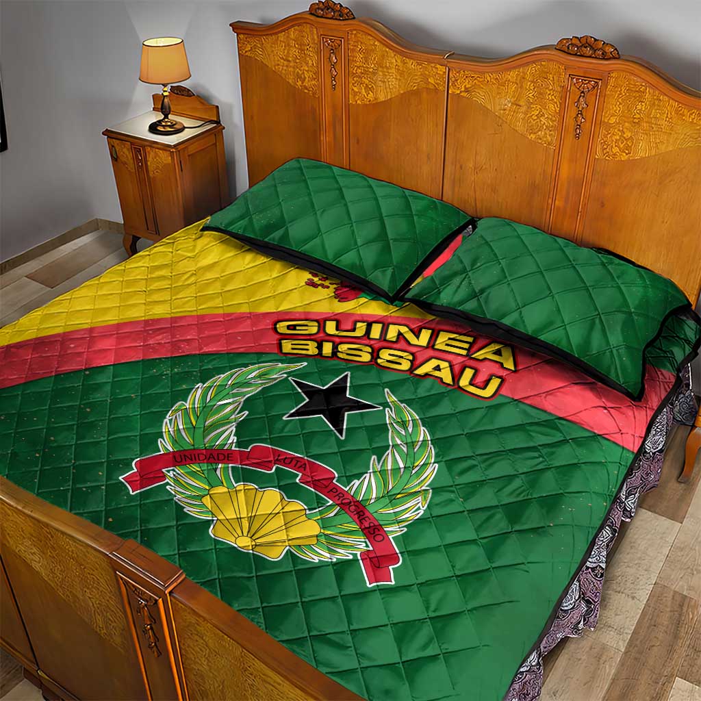 Guinea Bissau Quilt Bed Set Green Yellow Red Swirl - African Pride