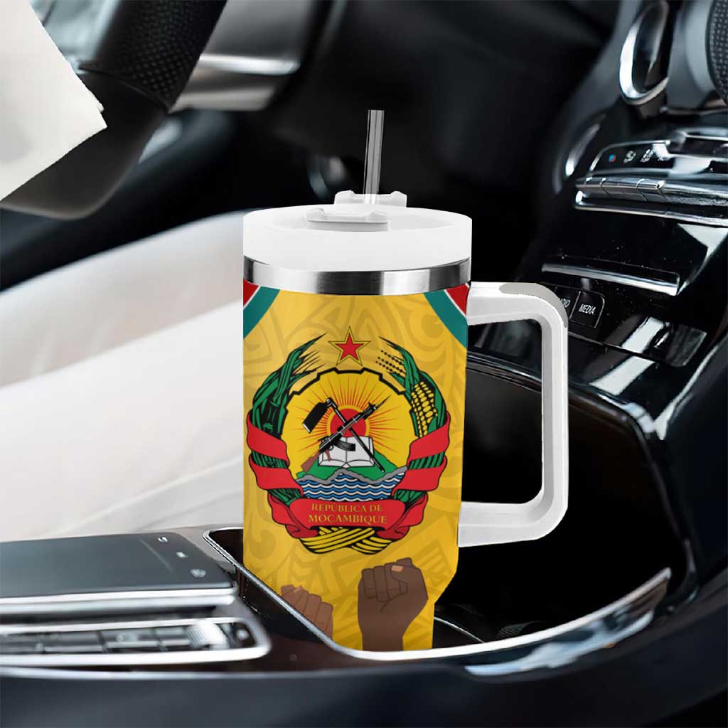 Mozambique Tumbler With Handle Yellow Red Green Swirl Independence Day - African Pride